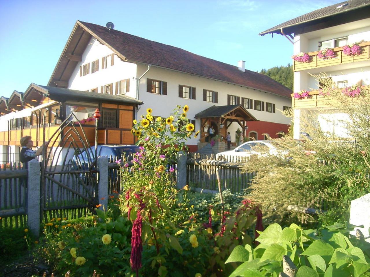 Landhotel Weingarten Haibach  Exterior photo
